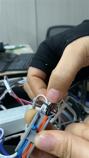 poor contact make one light not working