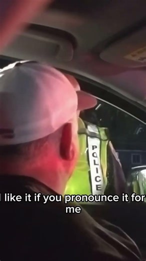 Watch how this man handles this DUI checkpoint like an absolute boss 😳