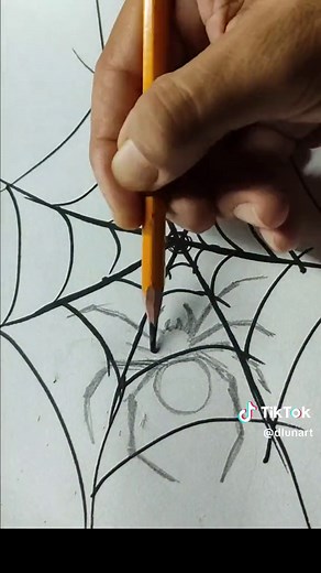 Cómo dibujar una araña en su telaraña fácil