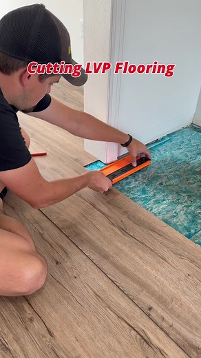 Cutting LVP Flooring & Seaming Carpet #tools #tips #tutorial #diy #realestate #flooring