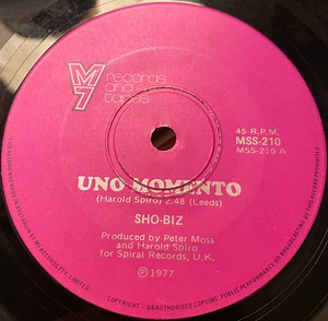 Sho-Biz - Uno Momento