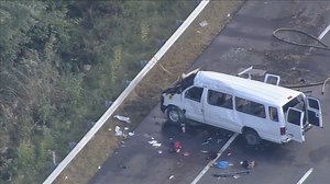 1 dead, 13 others injured after van flips on I-295 in Mercer County, NJ