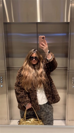 Ori 🦋🍯🌷✨ on Instagram: "how or why are we not doing this all the time?! @anthropologie 🏷️ button down blouse design, perfectly tailored button up shirt, flattering button blouse fit, women’s button down top, classic button front blouse, smart fashion design, thoughtfully designed blouse, inclusive sizing women’s fashion, plus size button down blouse, flattering plus size shirt, elevated everyday blouse, timeless women’s shirts, wardrobe staple blouse, high quality button shirt, Anthropologie