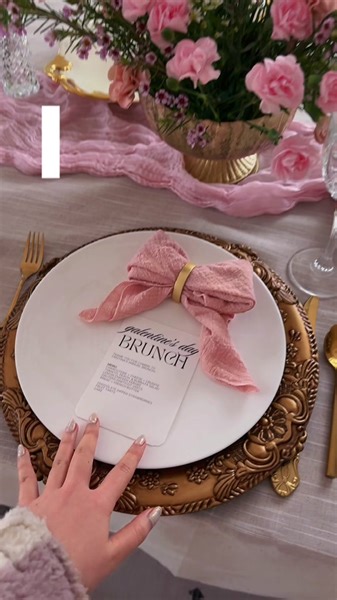 How to Tie a Ribbon Bow Napkin for Impressively Stylish Table Settings