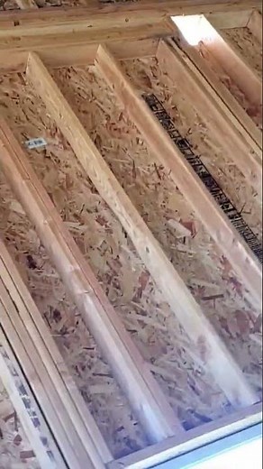 The importance of structural lateral truss bracing 🔨 #bluecollar #construction