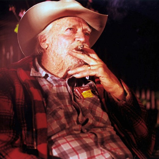 Meister-Regisseur David Lynch nimmt uns in THE STRAIGHT STORY mit auf einen Roadtrip, der tief berührt. #WortzumSonntag DAVID LYNCH COMPLETE FILM COLLECTION – jetzt vorbestellen: bit.ly/DavidLynchComplete | ARTHAUS