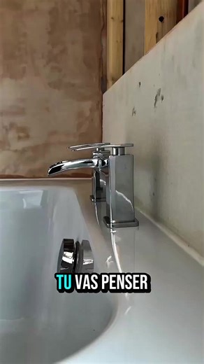 regarde comment installer des robinets de bain comme un pro 🛠️🇫🇷.#renovation #plomberie #bricolagefacile #satisfyingvideos #tiktokfrance🇨🇵