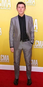 Scotty McCreery Shirtless, Wedding, Awards | Famewatcher
