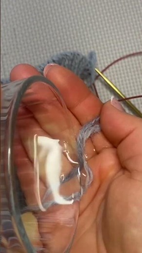 Still tying knots when joining yarn? Here’s a better way to join yarn seamlessly 🥳