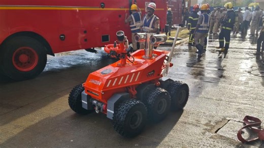 ರಾಜ್ಯದಲ್ಲೇ ಪ್ರಥಮ ಬಾರಿಗೆ ಮಾಕ್ ಡ್ರಿಲ್‌ನಲ್ಲಿ ಸ್ವದೇಶಿ ನಿರ್ಮಿತ ಫೈರ್ ಬೋಟ್ ಬಳಕೆ | Public TV