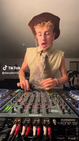 Discoteque Vibes: A Hard Trance Experience