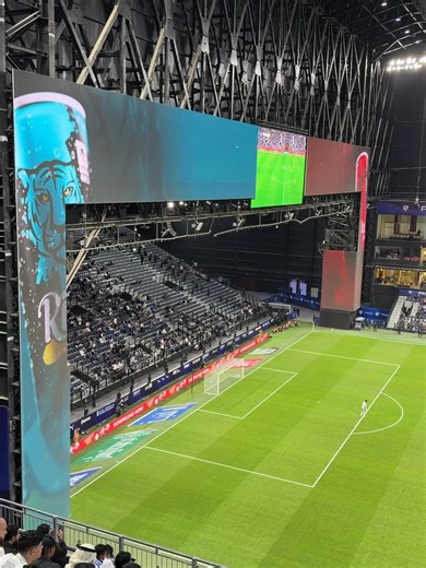 إعلان ريتا الإبداعي في ملعب الهلال