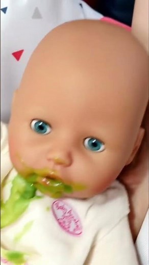 🍝🧼 Annabelle on sotkuinen illallisen jälkeen – pestään kasvot! #annabellnukke #nukkevideot #lelut