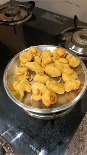 TASTY BESAN KE PAKODE ❤️😋