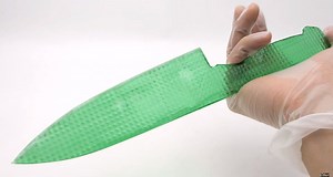 That Japanese Knife Smith Made a Sharp Knife From Gelatin — GeekTyrant