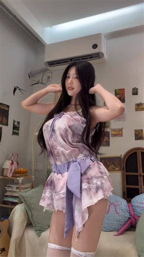 Emmy on Instagram: "什么都可以 但是你们别偷偷瘦了好吗"