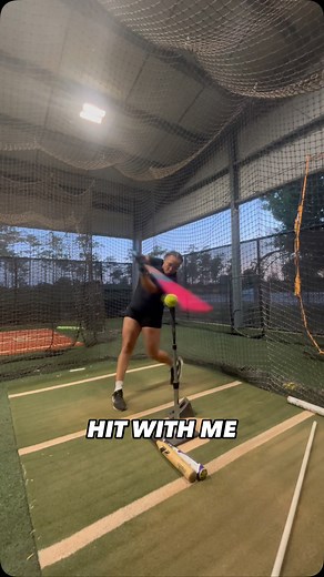 Hit with me and watch how I put a few tools to work! Short bat for one-arm drills and my @jawbats weighted trainer to build bat speed before swinging my game bat. - - - #softball #explore #jawbats #d1 #hitting #hitwithme #baseball #softballplayer #ucf - - #ucfknights #gkco #ucfsoftball #orlando #orlandoflorida #tampa #tampaflorida #orlandosoftball #tampasoftball #bats | Destiny Washington