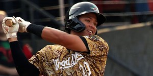 After 20-20 season, Rangers high on prospect Dustin Harris