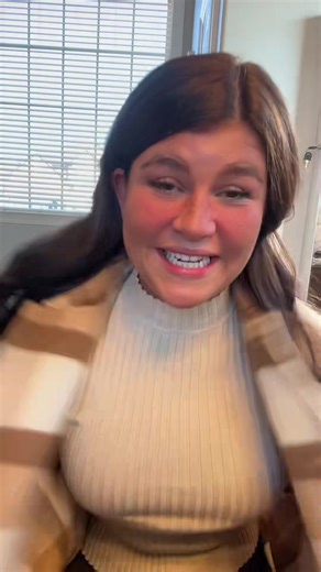 Hi I’m Alex 👋 and my social skillz are a solid 210 😌 #itsalexb | Fan Its.Alexx.B