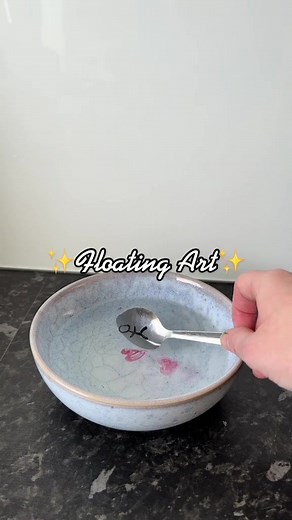 Floating Stick Man Experiment | Experimento del Agua y Tinta de Lapicero