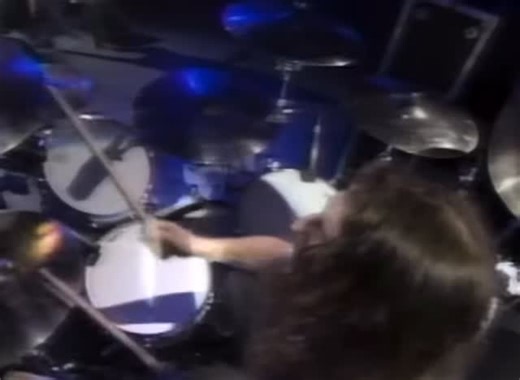 “Would?” by Alice in Chains live on NYE 1992. I feel like this may be a song that you’ll want to hear today. Enjoy. 🌊 #grungebible #aliceinchains #ITFA | The Grunge Bible