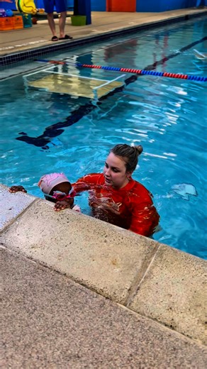 Get 2 Free Swim Lessons! 🎁 @goldfishswimschool makes building water confidence easy and fun. Students get comfortable with: ⭐️ Going underwater ⭐️ Floating ⭐️ Jumping in Clean facilities, friendly staff, and a great weekly routine. We're offering 2 free lessons with enrollment — check the link to grab the offer! | Goldfish Swim School - Lake Ridge