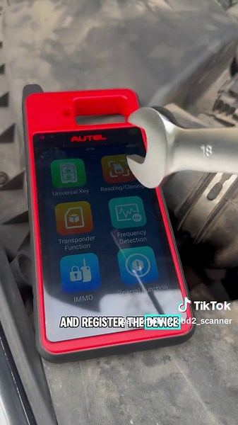 AUTEL KM100E: Herramienta Profesional de Programación de Llaves