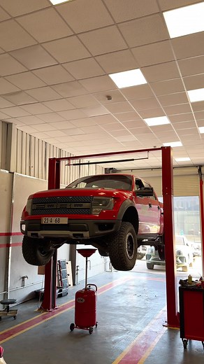 Special care for SVT RAPTOR using MOBILE ONE Full synthetic oil #hsengeenering #foryou #carservice #raptor #ford