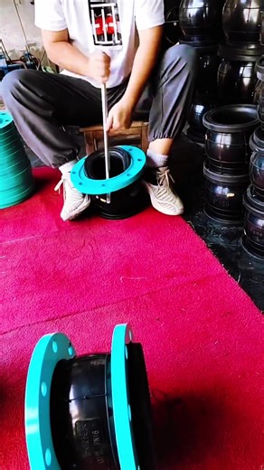 Flexible Pipeline Joints for Effective Vibration Control