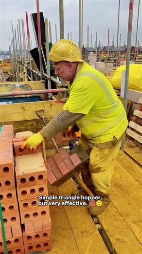 Brick Hopper Hack: Simple Tool, Smart Work 🧱⚙️😄#ConstructionHack #SmartTools #BuilderLife