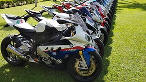 Wenn du einfach für jede Lebenssituation und Stimmung eine extra S 1000 RR brauchst! Das Warten hat bald ein Ende, ab dem 1. Juni ist die neue S 1000 RR beim Händler verfügbar. Mehr Infos zum Traumbike gibt's hier: www.bmw-motorrad.de/S1000RR | BMW Motorrad Deutschland