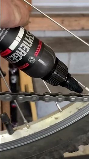How to correctly oil a bike chain