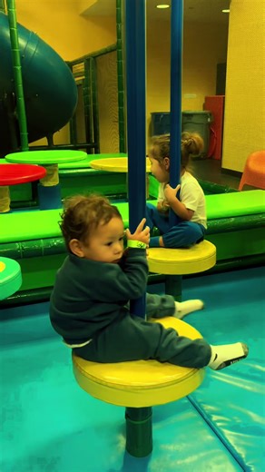 ♛ SHELLZ ✦ SOLO QUEEN™️ (@neni.shellz)’s videos with Super Mario Bros Main Theme - Geek Music