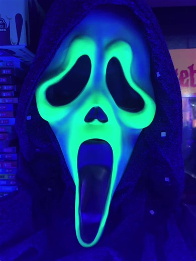 Happy horror Sunday I think the movie for tonight will be scream 3. Which scream is the best one in your opinion #ghostface #horror #goosebumps #halloween