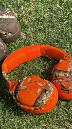 We put RealTree graphics on our headphones 😎👍
