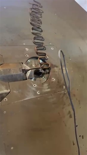 Fork-ind on Instagram: "Bonjour 👋, 🎥 La performance industrielle en mouvement Notre cadreuse automatique SLS 12 en pleine production : ✔️ Précision ✔️ Cadence élevée ✔️ Fiabilité au quotidien Conçue pour les professionnels de l’armature béton qui recherchent productivité, régularité et robustesse, la SLS 12 s’intègre parfaitement dans les ateliers exigeants. 👉 Une solution FORKIND pensée pour optimiser vos process et sécuriser votre rendement. 📍 FORKIND 🌐 www.serviceforkind.fr 📧 commercial