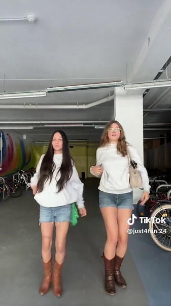 😸 #dancechallenge #fyp #friends #dou #friend #hyp #fouryou