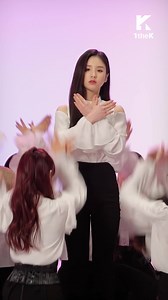 439K views · 8.3K reactions | Take a look a rising girl group, LOONA(이달의 소녀) performs 'Butterfly' on 'IN&OUT DANCE' | 1theK (원더케이) | Facebook