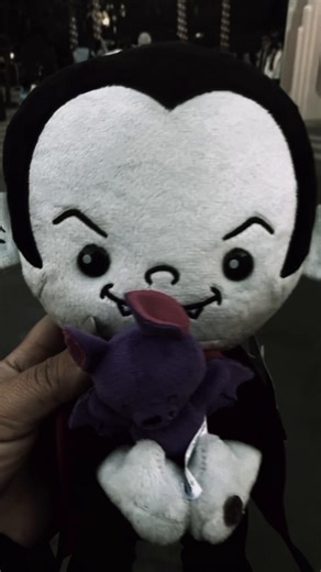 Exploring Universal Monsters: Dracula and More