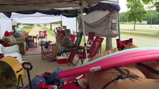 Baseball fans camp out by Baum Walker ahead of NCAA Regionals