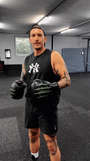 Er schwört auf sie – und du wirst’s auch. 💥 10 % auf den gesamten Warenkorb!#boxing #boxhandmade #kampfsport #alphateamdortmund #handmade #beatownxperience | B.O.X Performance