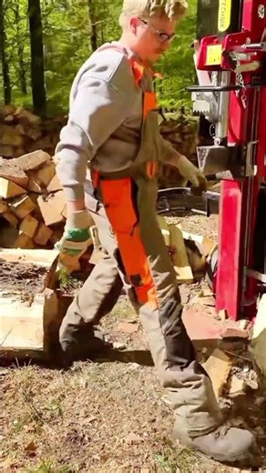 log splitter hydraulic #firewood #woodwork