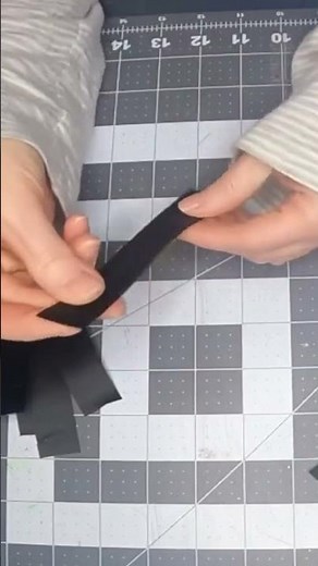 Making a double loop chain for homecoming mums/ loopy chain #homecoming #homecomingmums