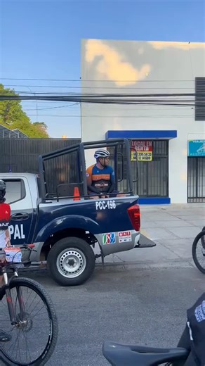 Chitos TV on Instagram: "Como cuando estas en secundaria, te reportan, castigan, quitan derecho a exámen y sigues sin entender #chitostv #chitosteam #fypviralシ #funny #bicilife #fypシ゚ #ciclismo #adolescencia"