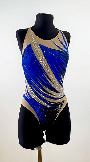 💙 #SynchroSwimsuit #artisticswimming #synchronizedswimming #natationartistique #synchro #artistic #costumedesign | Synchro Swimsuit by Bazlova