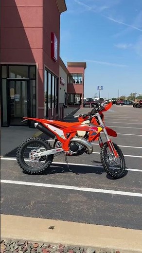 2025 KTM 300 XC-W Champion Edition (Walkaround)