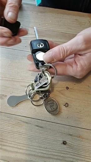 vauxhall astra key battery change #vauxhallastra #carkeys #battery