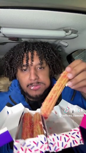 Trying Taco Bell's Birthday Cake Churros for the First Time