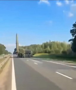 Russia has conducted a simulated missile strike on Polish territory as part of its large-scale joint military exercise with Belarus, known as Zapad 2025. The drill scenario involved the use of Iskander ballistic missile systems deployed from the Kaliningrad region. According to the exercise script, Russian missile units moved to designated launch positions with the objective of carrying out a retaliatory strike in response to what was described as “aggression from an enemy state.” Observers note