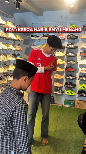 PUSAT SEPATU MURAH TEGAL on Instagram: "Gass mampir mumpung kita ada potongan 2-0, eh maksudnya potongan 110rb 😘 📍Maps : Ngapak Store Tegal Jl. Raya Kalimati No.19 Kajen Talang Tegal #sepatutegal #sepatumurahtegal #tegal #sepatubrebes #sepatupemalang"